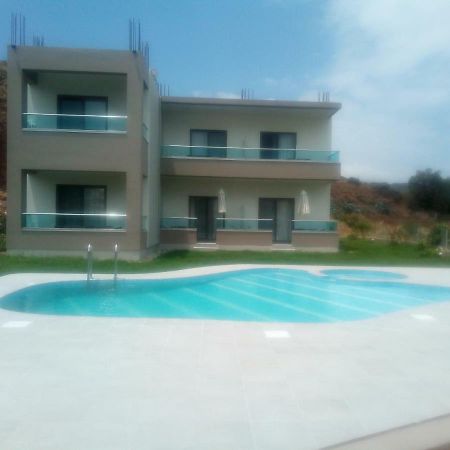 Efrilias Studios & Apartments Kissamos Bagian luar foto