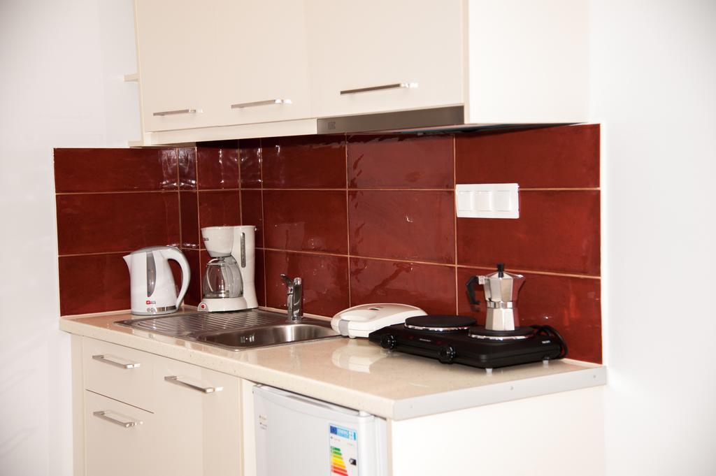 Efrilias Studios & Apartments Kissamos Bagian luar foto