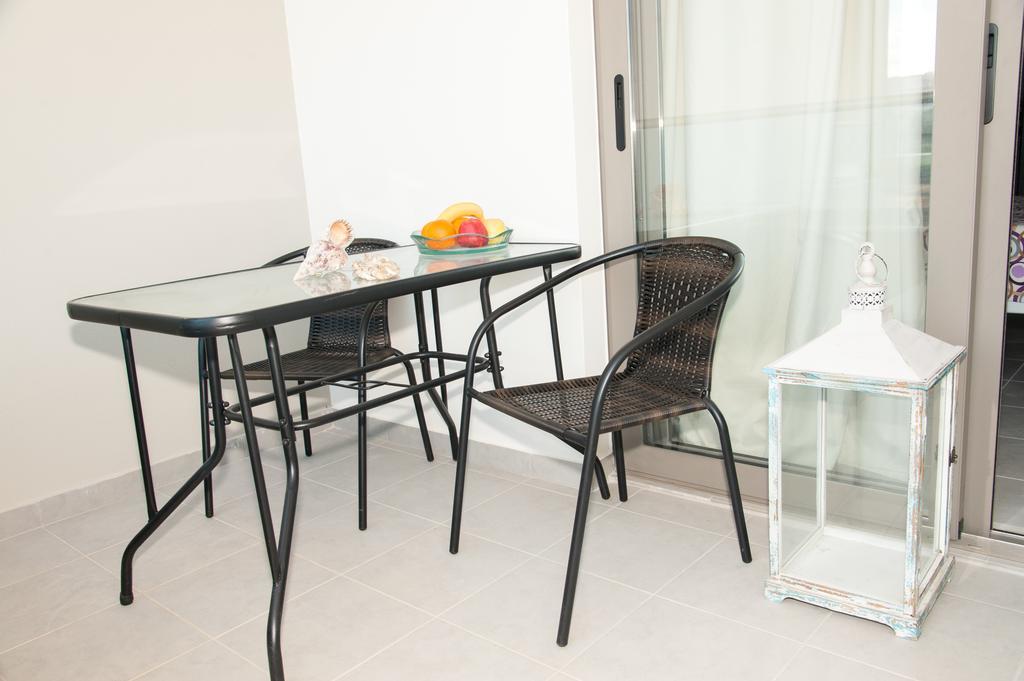 Efrilias Studios & Apartments Kissamos Bagian luar foto