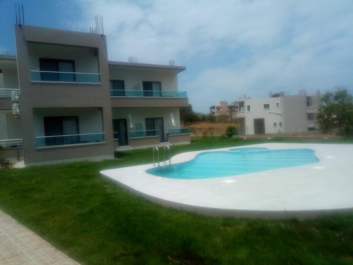 Efrilias Studios & Apartments Kissamos Bagian luar foto