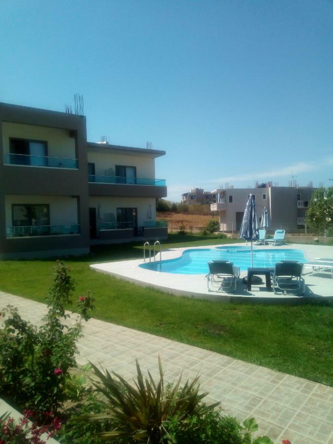 Efrilias Studios & Apartments Kissamos Bagian luar foto